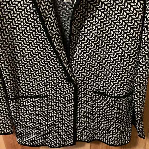 NWT MAX STUDIO One Button Cardigan Sweater, Size: Medium - Picture 2 of 6